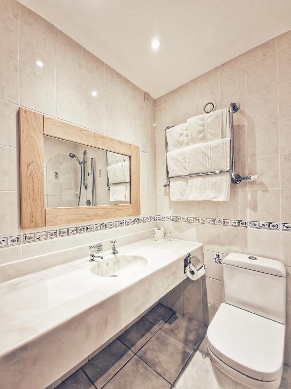 Double Room image 3