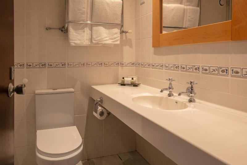 Double Room image 4