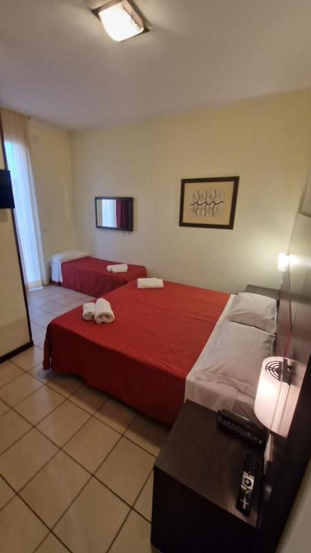 Hotel Alibi - image 50