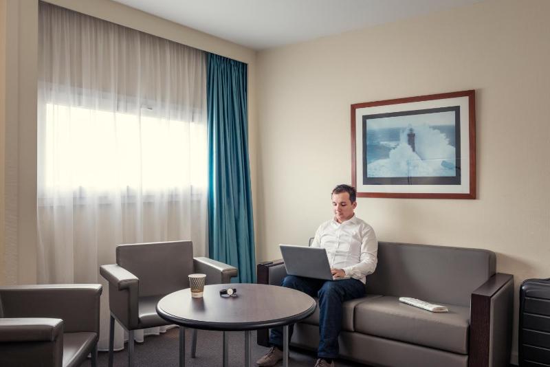 Hotel Mercure Rennes Centre Gare - image 3
