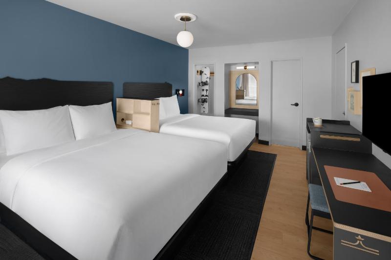 Queen Room with Two Queen Beds image 4