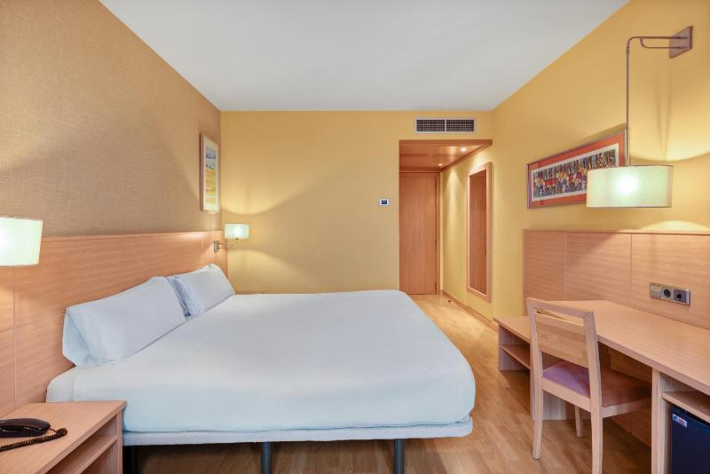 Double Room image 2