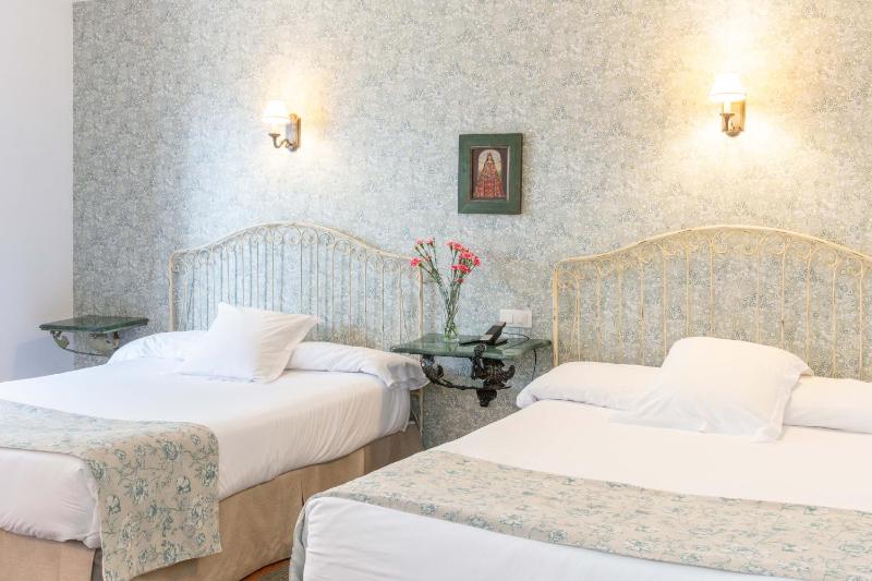 Triple Room image 3
