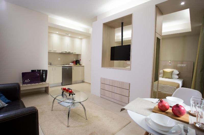 Comfort Studio with Courtyard View image 1