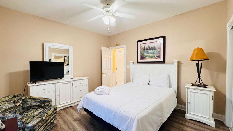 Enjoy the comfort of this amazing place - image 28