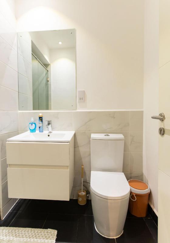 Central Studio Suite at Embassy Gardens - image 8