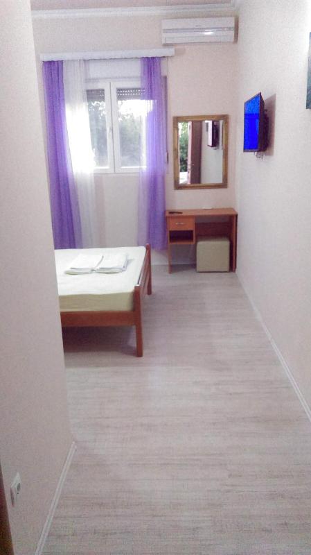 Double Room image 3