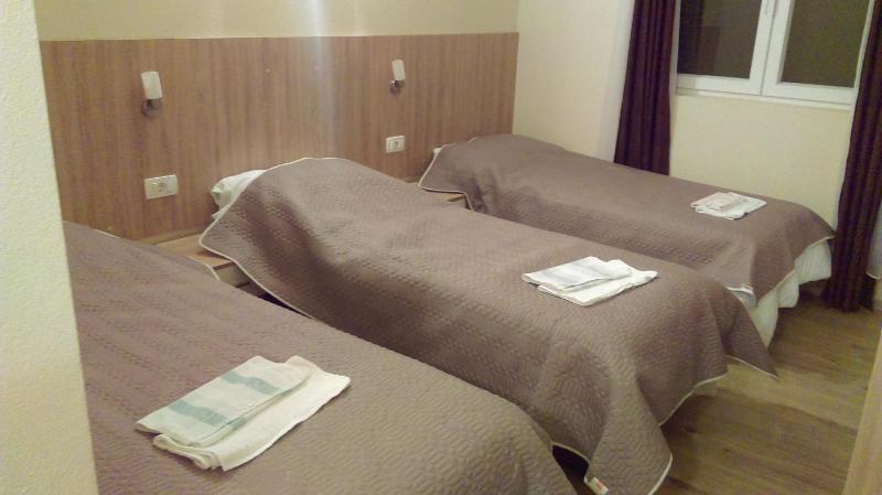Comfort Triple Room image 3