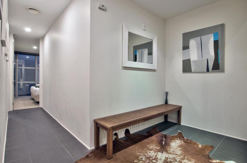 Lakeview 4BR Retreat in Central Queenstown - image 11