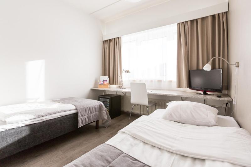Standard Twin Room image 1
