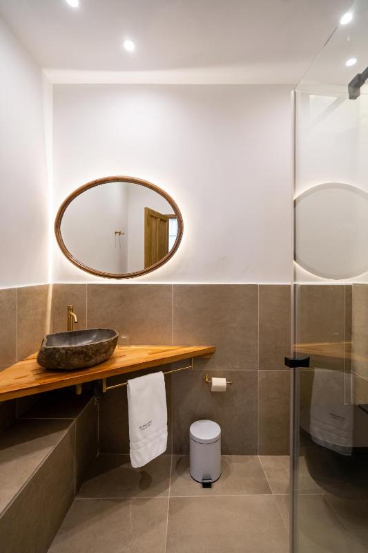 Superior Suite image 3
