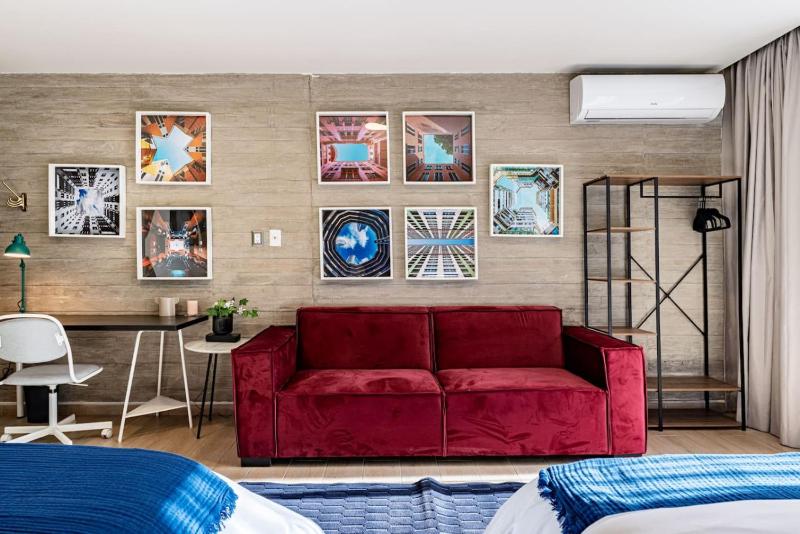Stylish Roma Sur Home with Rooftop Lounge & BBQ - image 40