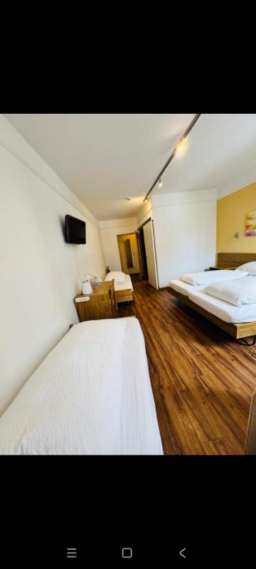 Quadruple Room image 4