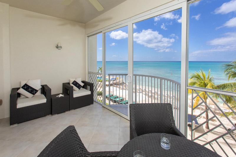 Beachfront 2Br Condo King Queen Sunset Views - image 11