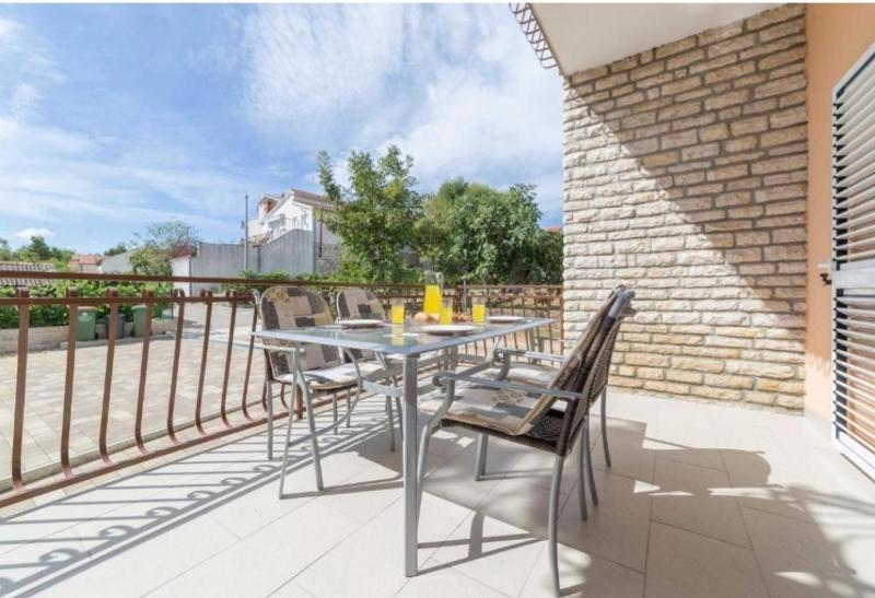 Apartments with parking space Vodice - 21743 - image 2
