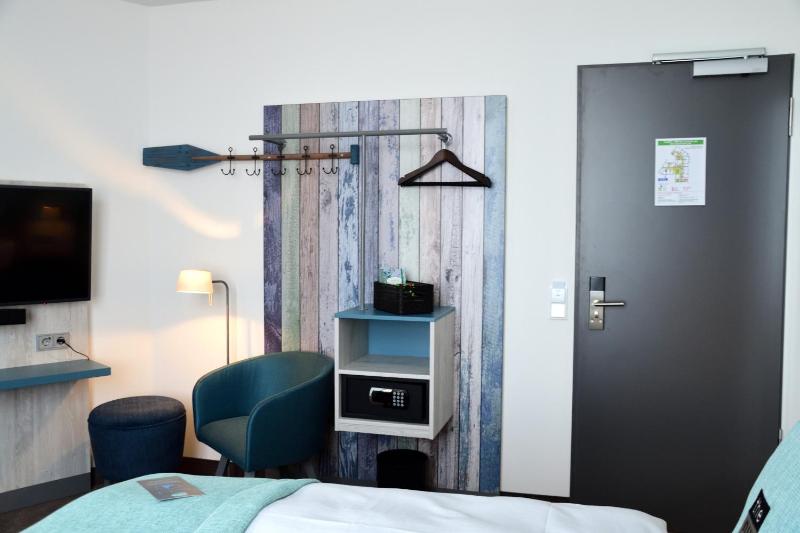 Standard Room image 4