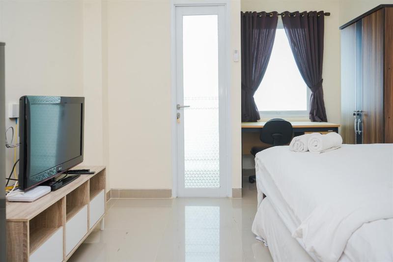 Simply Look Studio Apartment at B Residence By Travelio - image 12