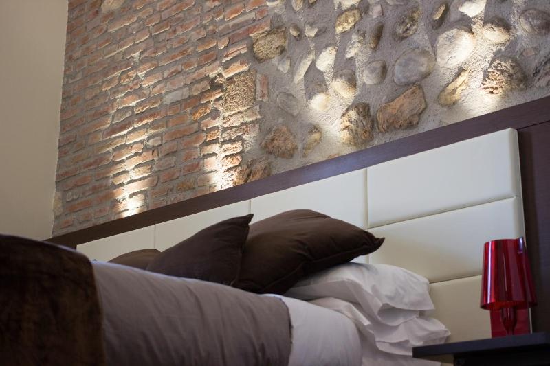 Superior Double or Twin Room with City View image 2