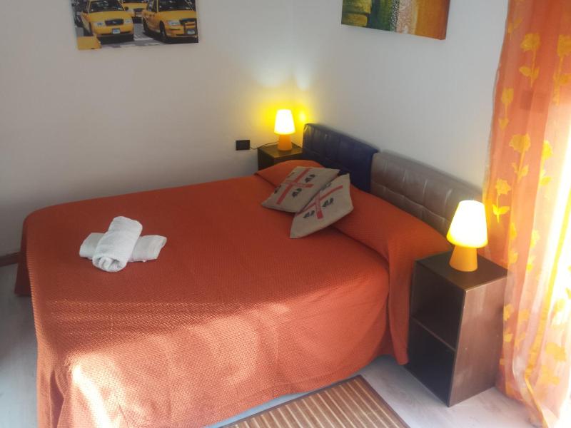 Double Room with Balcony image 2