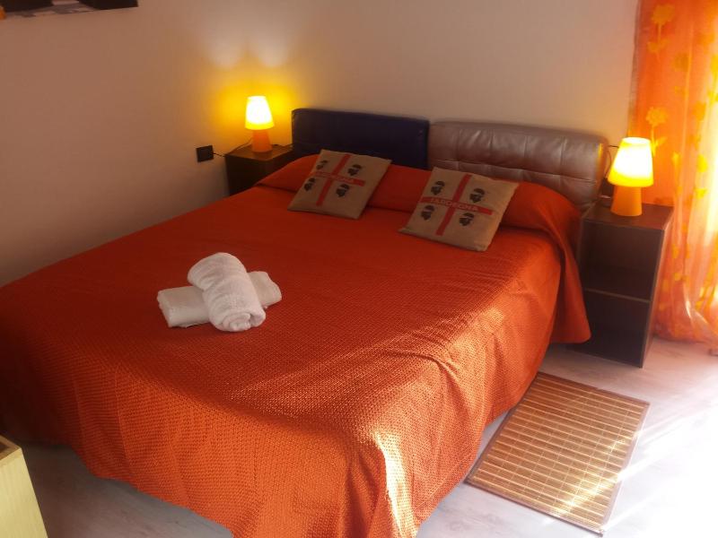 Double Room with Balcony image 3