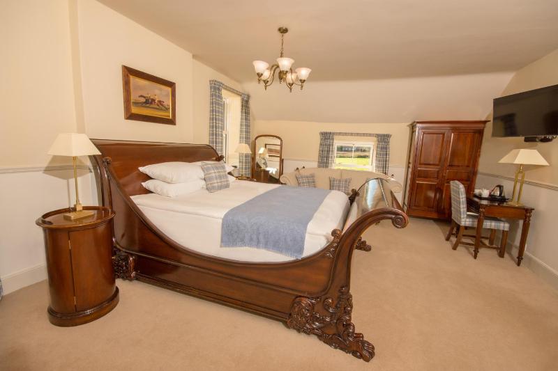 Premier Double Room image 2