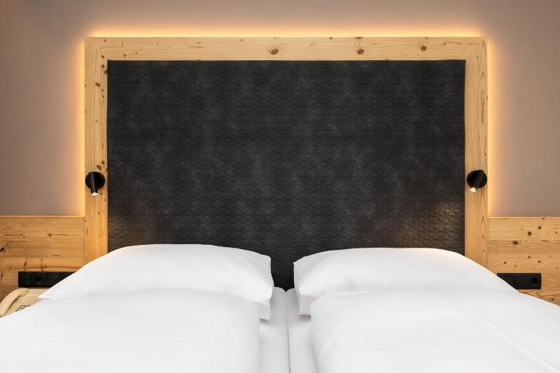 Double Room (1 Adult) image 4