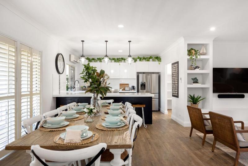 The Duchess - Stunning Hamptons Oasis with Pool - image 4
