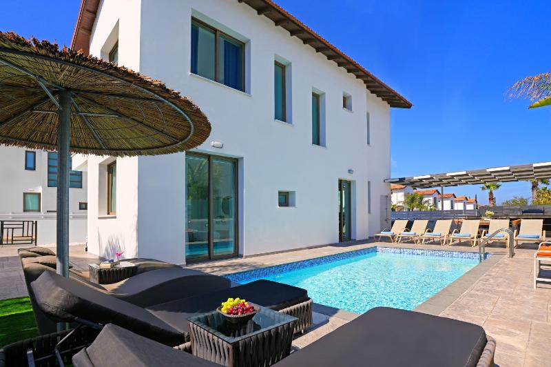 Villa Jasmin - 4Bed with Private Pool - image 1