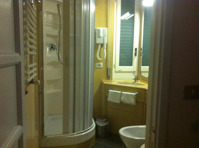 Standard Double Room image 2