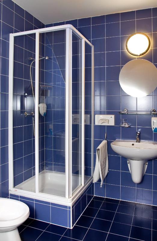Standard Single Room image 3