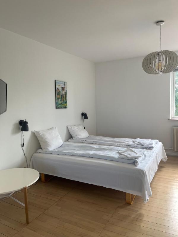 Family Room (2 Adults + 1 Child) image 3