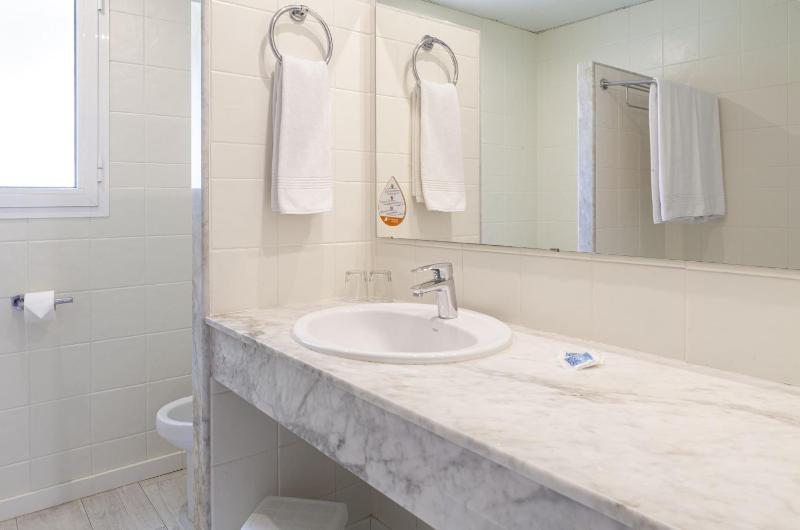 Two Bedroom Premium Suite - Water Park Access Included (2 Adults + 1 Child)  image 1