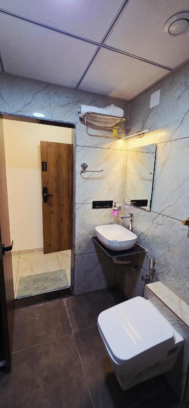 i Hotel - TRP Mall - image 11