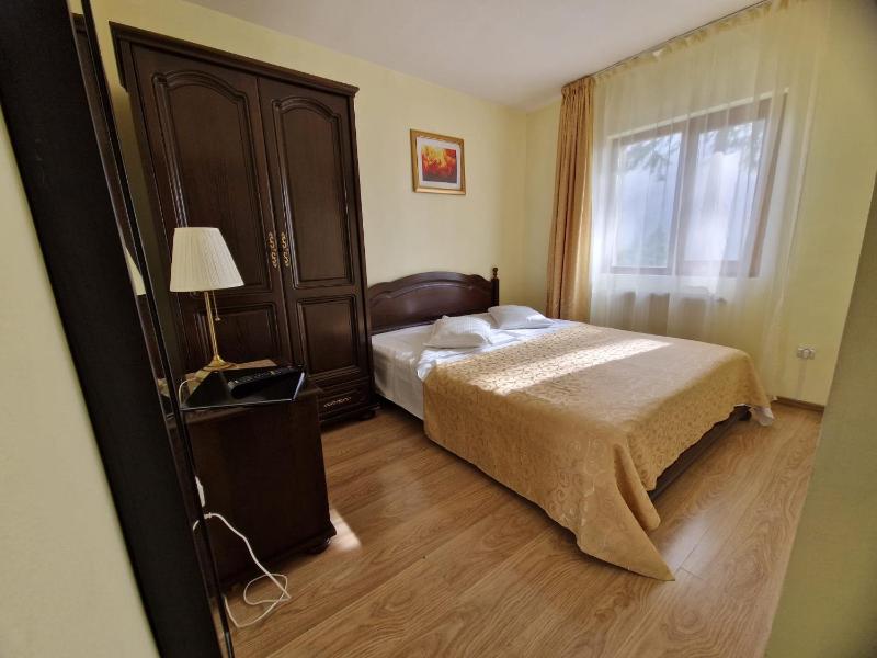 Small Double Room image 1