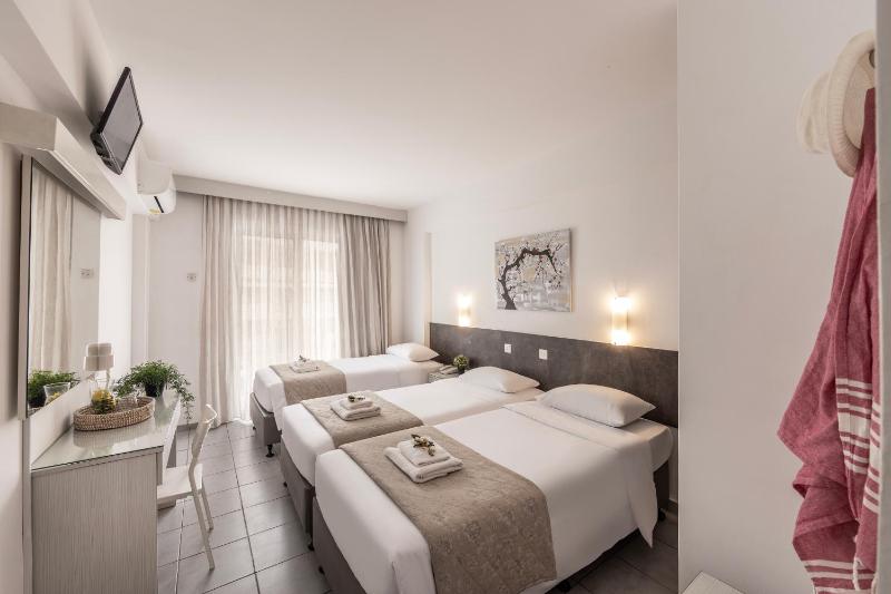 Triple Room (3 Adults) image 1