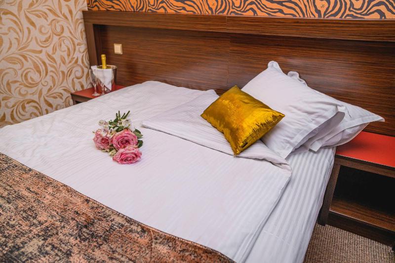 Double Room image 2