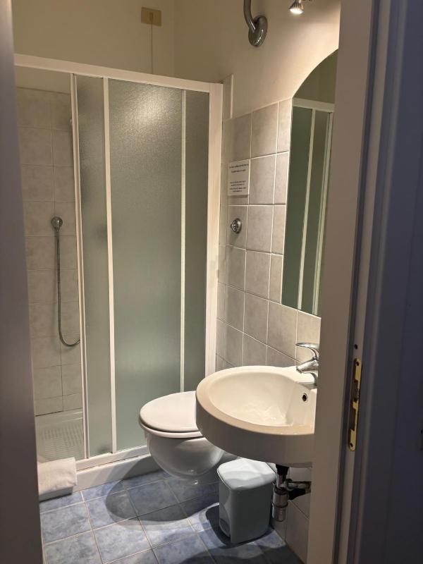 Double or Twin Room image 3