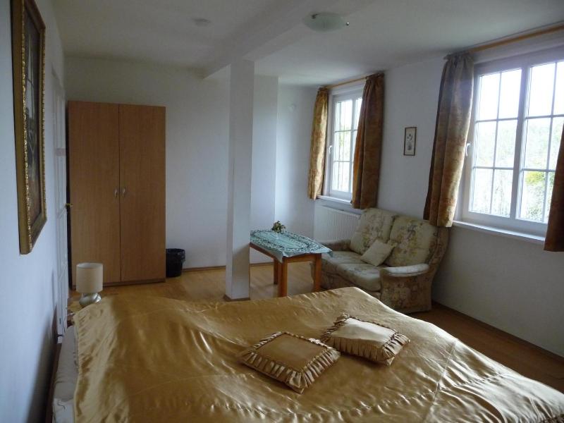 Double Room image 3