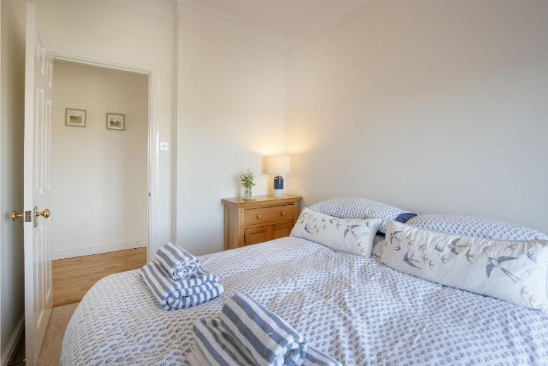 5 The Downs - image 10