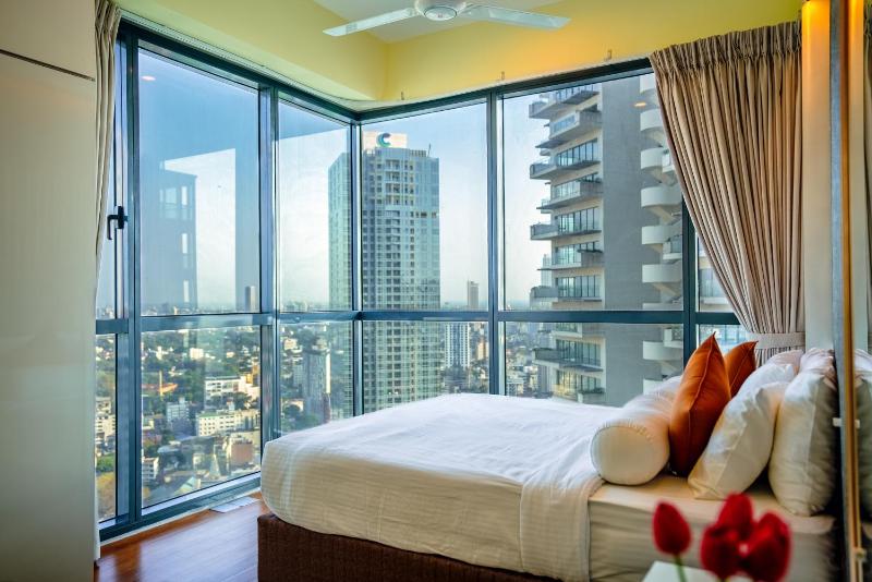 Sky View Apartment - image 1