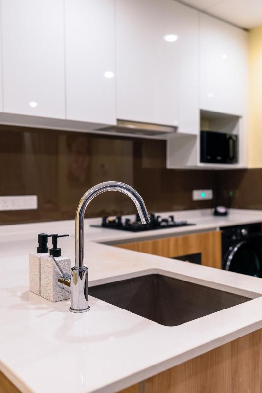 Sky View Apartment - image 4