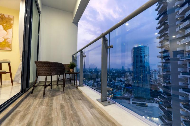 Sky View Apartment - image 6