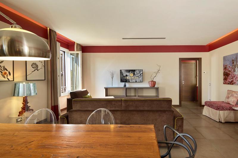 Superior One-Bedroom Apartment with Balcony and View image 3