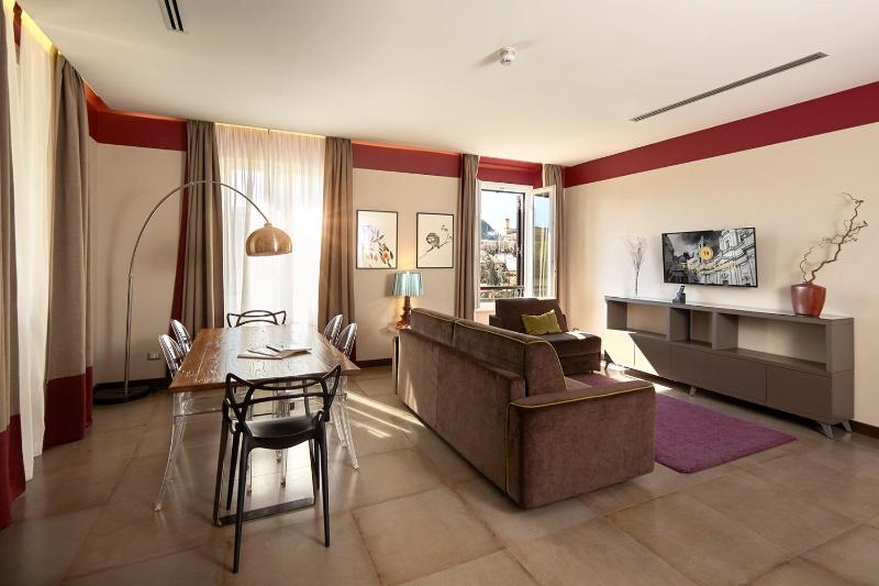 Superior One-Bedroom Apartment with Balcony and View image 2