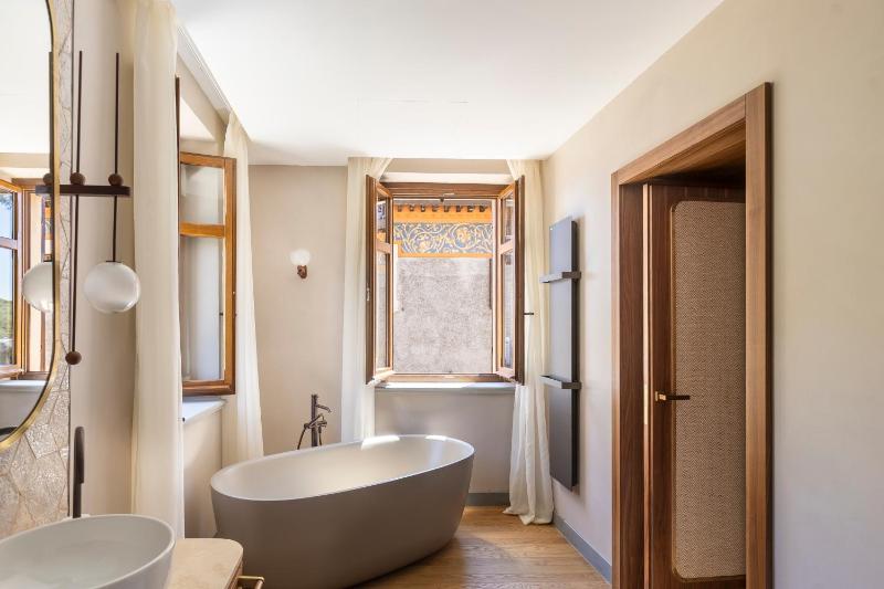 Junior Suite image 2