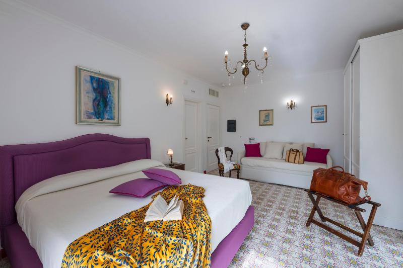 Junior Suite with Balcony image 2