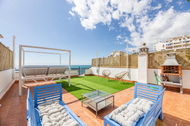 VB Carvajal Sea Views 2BR penthouse - image 19