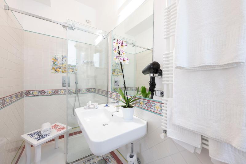 Superior Double or Twin Room with Balcony image 3