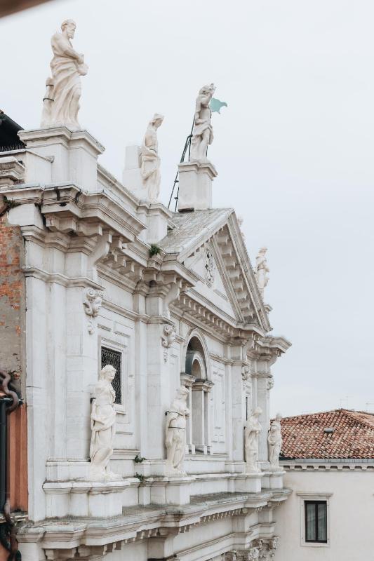 Deluxe Apartment image 2