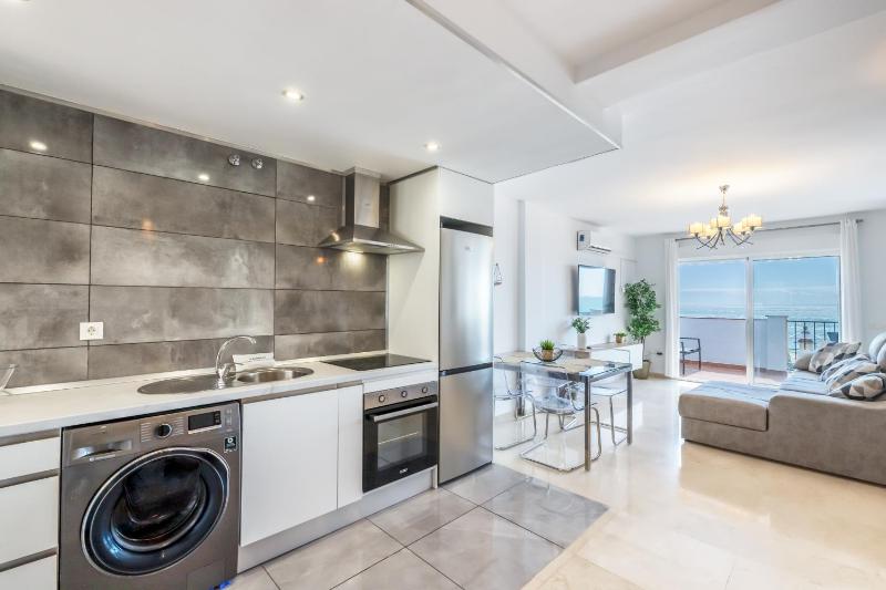 VB Carvajal Sea Views 2BR penthouse - image 3
